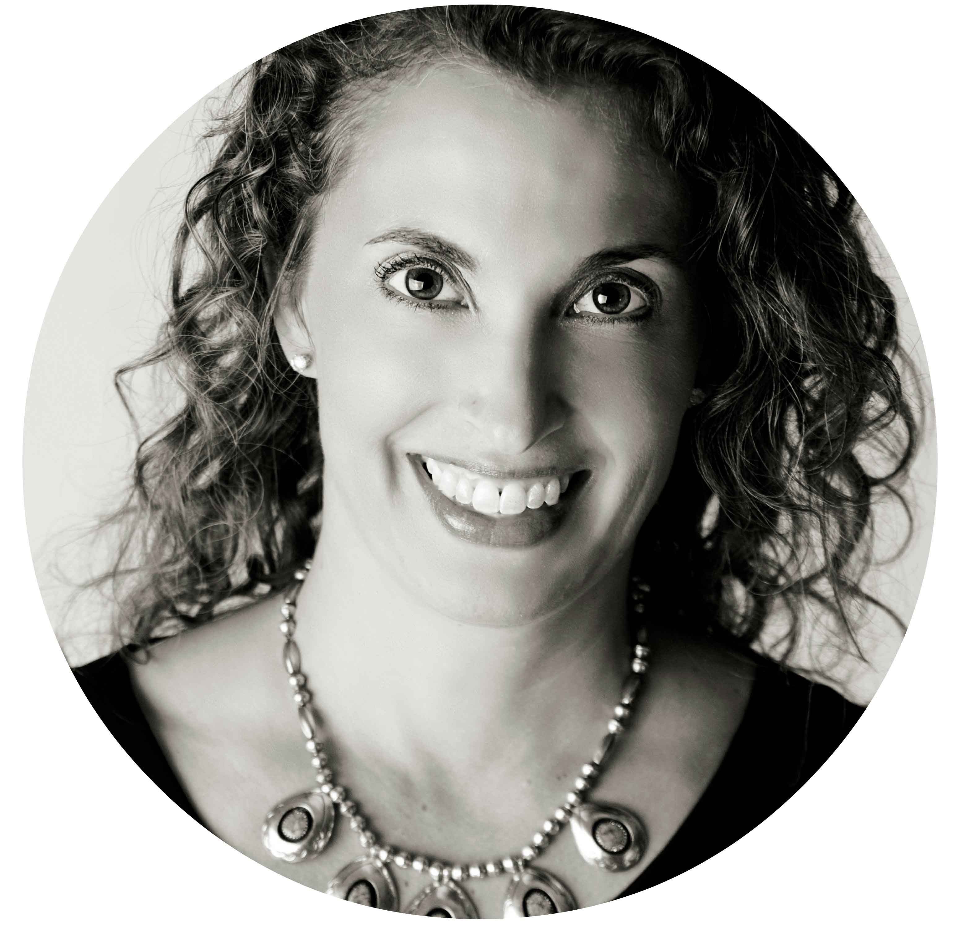 My name is <b>Laura Erdman-Luntz</b> and I am a Life Coach + Yoga Educator + ... - Round-Laura